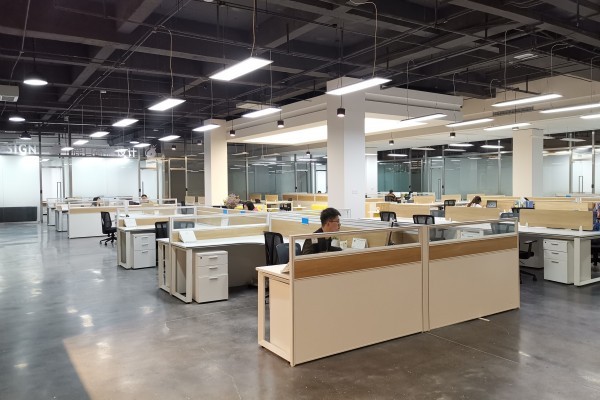 泉州工位出租小型办公室出租可拎包入住